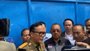 Wamenaker Kecam Penahanan Ijazah dan Pemotongan Gaji Karyawan oleh Perusahaan di Surabaya