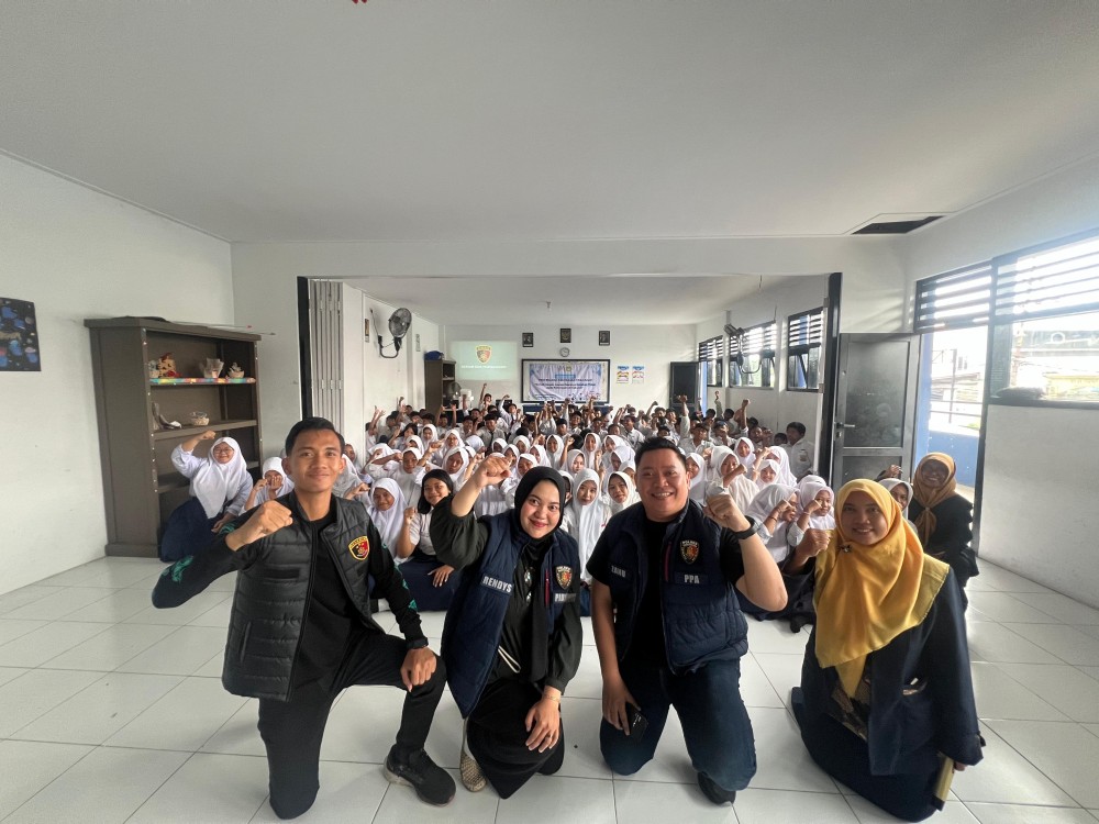 Polres Tanjung Perak Masuk Sekolah Gencar Sosialisasi Bahaya Narkoba dan Cegah Kenakalan Remaja