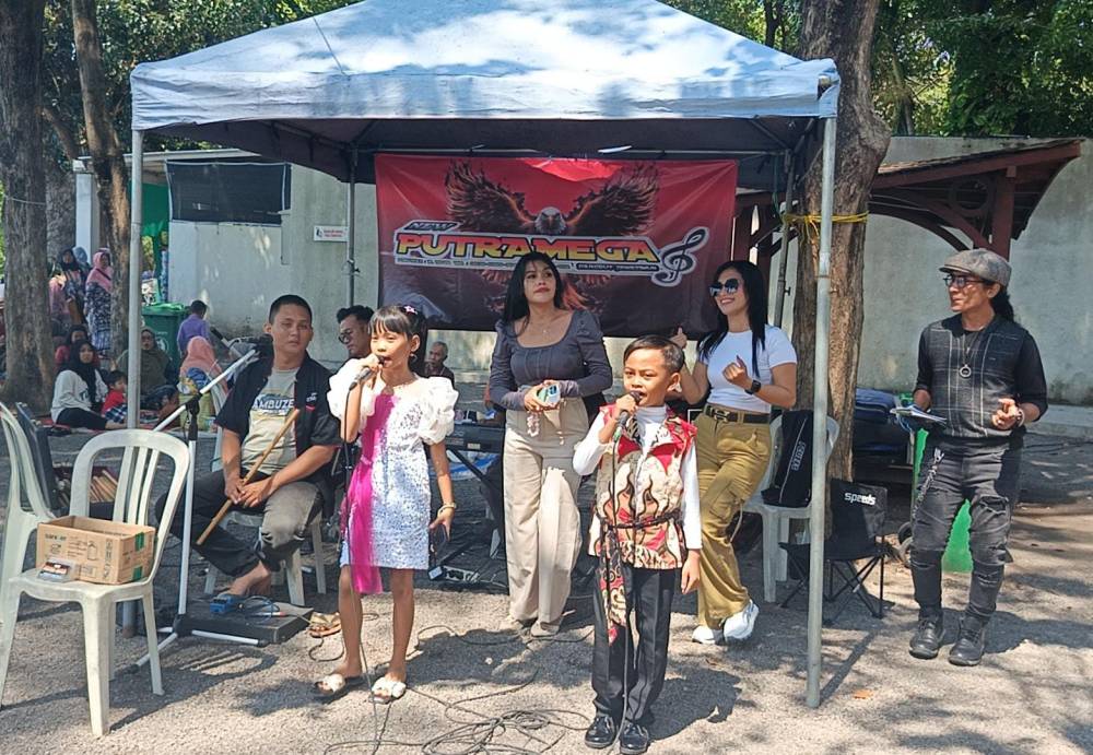 Artis Cilik Asal Driyorejo Gresik, Chalif dan Ling Ling Sukses Curi Perhatian di Kenjeran Surabaya