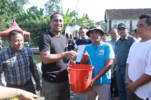 Polres Blitar Kota Dukung Ketahanan Pangan Lewat Budidaya Ikan Bersama Warga