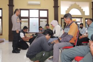 Kapolres Lamongan Lakukan Pendekatan Humanis Tangani Aksi Pemuda Konvoi di Jalan
