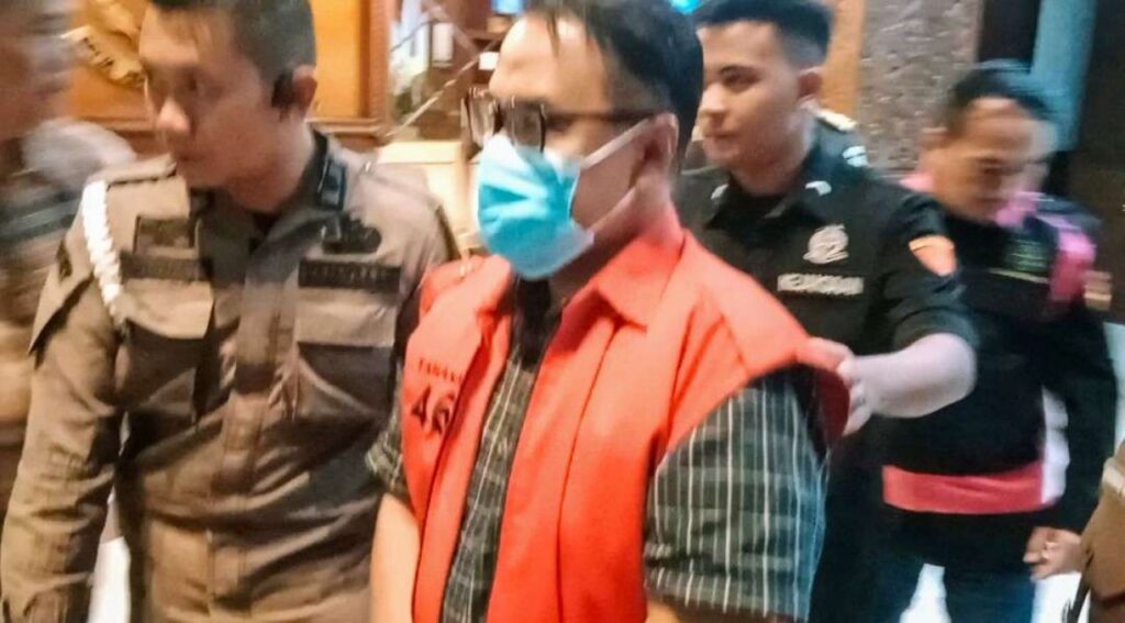 Dugaan Gratifikasi Rp3,6 Miliar, Kejati Jatim Tahan Eks Pejabat Dinas PU Surabaya