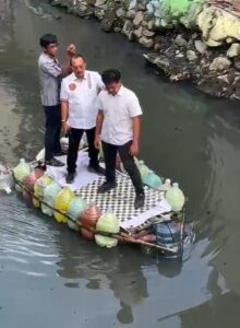 Wakil Wali Kota Surabaya Tinjau Inovasi Warga RW 11 Sidotopo: Sungai Kumuh Disulap Jadi Wisata Perahu Galon