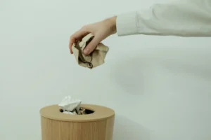 Satu Orang Buang Sampah, Satu Suku Disalahkan? Begini Reaksi Publik dan AMI