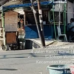 Bangunan Liar di Atas Drainase Jalan Randu Barat Surabaya Dikeluhkan: Warga Minta Satpol-PP Tertibkan