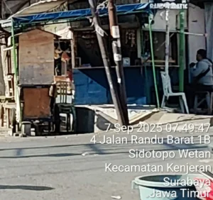 Bangunan Liar di Atas Drainase Jalan Randu Barat Surabaya Dikeluhkan: Warga Minta Satpol-PP Tertibkan