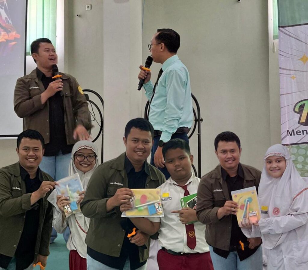 Saung Indonesia Rayakan Ulang Tahun ke-8 Bersama Festival Literasi di SD Raudlatul Jannah