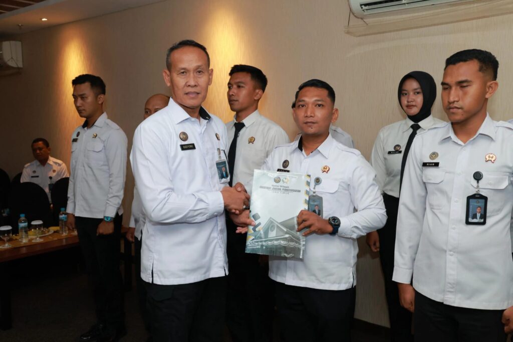 Ferik Kurniawan Terima Penghargaan dari Ditjenpas Jatim