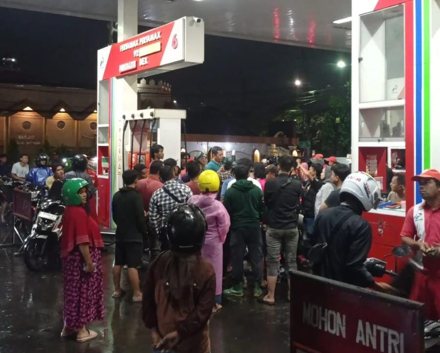 Diduga Bensin Campuran, Warga Surabaya Pertanyakan Kualitas BBM di SPBU Jalan Kenjeran