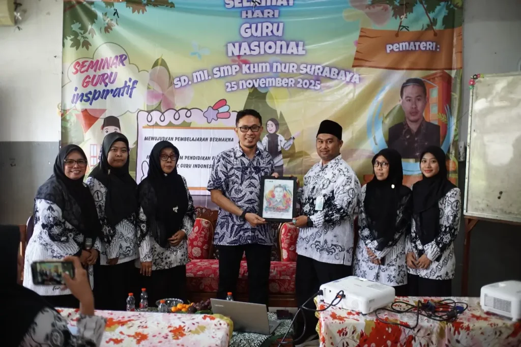 Sambut Hari Guru, KHM Nur Surabaya Gelar Seminar Guru Inspiratif
