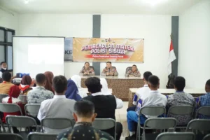 Tingkatkan Kesadaran Hukum Pelajar, Polsek Semampir Gelar Pembekalan Polisi Siswa