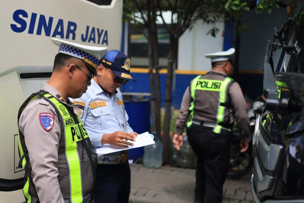 Jelang Nataru 2026, Satlantas Polres Gresik dan Dishub Gelar Ramcheck Ketat di Terminal Bunder
