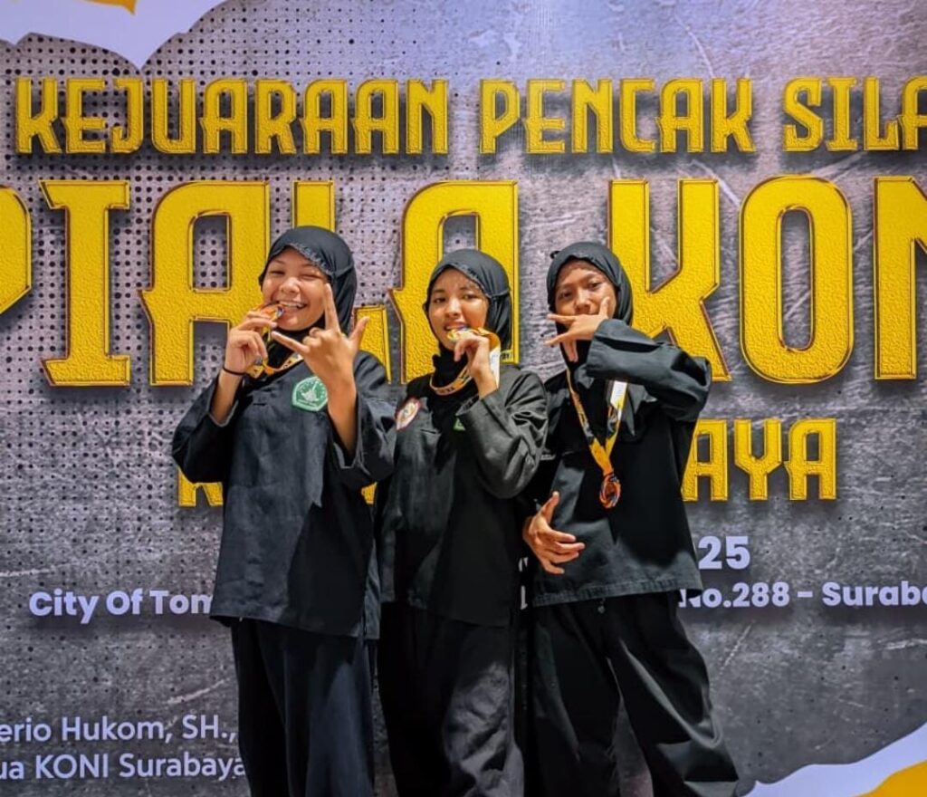 Tiga Siswi SMP KHM Nur Cemerlang di Ajang Bergengsi KONI Surabaya