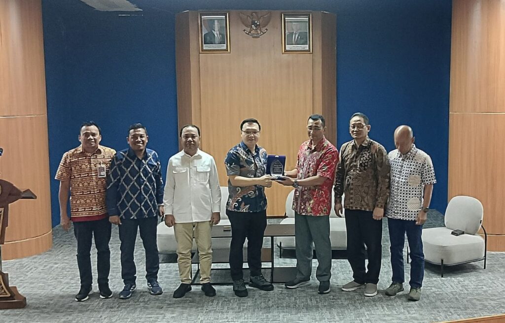 Kemenko PM Dorong Transformasi UMKM dan SMK Go Global Lewat Kolaborasi Pentahelix di Surabaya