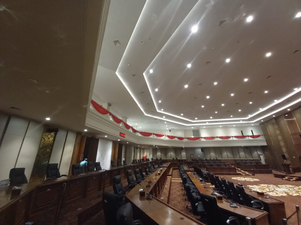 Sempat Terdampak Angin Puting Beliung, Gedung DPRD Bojonegoro Kini Kembali Normal