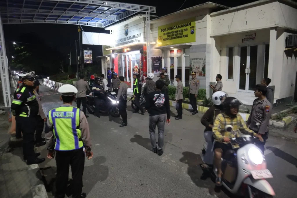 Harkamtibmas, Polres Tanjung Perak Terus Gelar Pemeriksaan Kendaraan di Pospol Suramadu