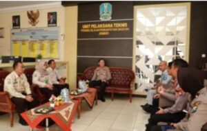 Kapolres Jember Kunjungi Kantor Samsat Pastikan Pelayanan Optimal