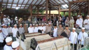 Awali Tugas Baru, Kapolres Gresik Ziarah Wali dan Ulama