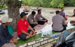 Satpolairud Polres Gresik Imbau Nelayan Utamakan Keselamatan Waspadai Cuaca Ekstrem