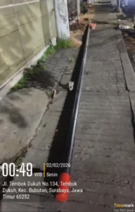 Tiang WiFi Berdiri Tengah Malam di Bubutan: Kecolongan atau Sengaja Dibiarkan?