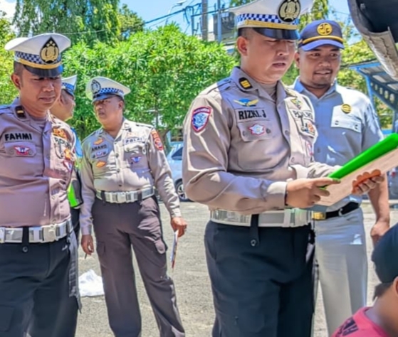Operasi Semeru, Bus Umum Diperiksa