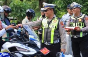 Operasi Keselamatan Semeru, Satlantas Gresik Edukasi Humanis