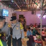 Operasi Pekat Semeru Bergerak, Polisi Amankan Miras dari Kafe Pesisir Kenjeran