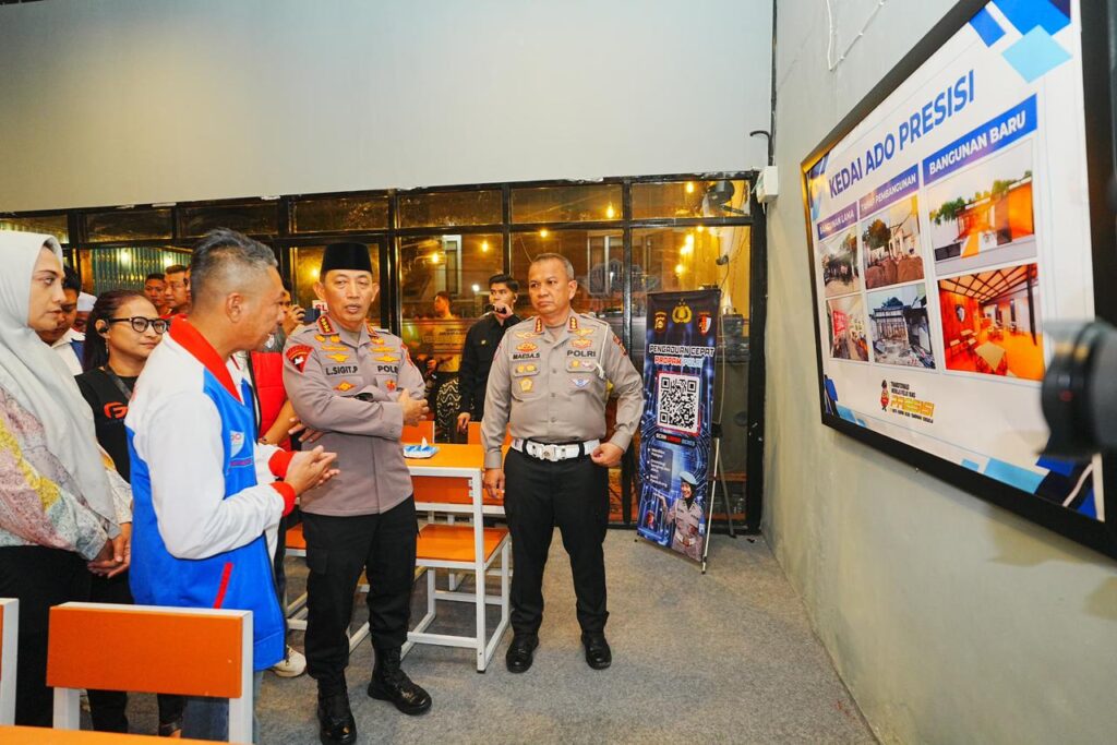 Kapolri Sambangi Kedai Ado Presisi, Ojol Curhat Soal Kebutuhan ke Polisi