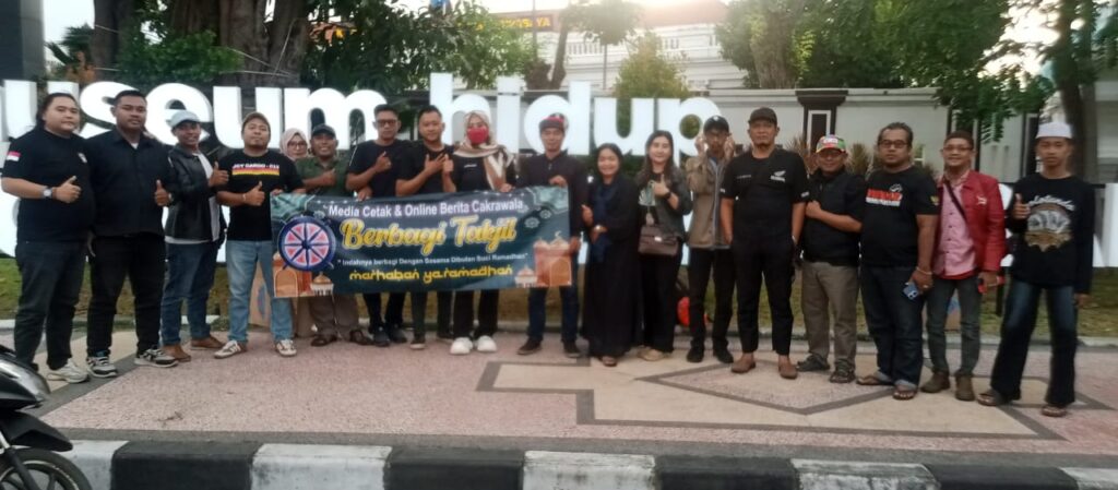 Terus Berbuat Baik, Media Berita Cakrawala Gelar Bagi Takjil Dan Berbuka Bersama