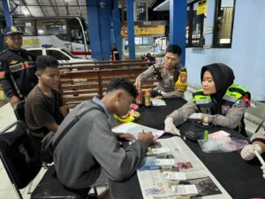 Di Tengah Antrean Ketapang, Pemudik Dapat Layanan Kesehatan Gratis