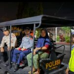 Kisah Haru di Arus Mudik, Polisi Ngawi Bantu Pemudik Disabilitas Pulang