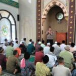 Safari Jumat Ramadhan, Satbinmas Polres Pasuruan Gaungkan Anti Narkoba dan Judi Online di Kejayan