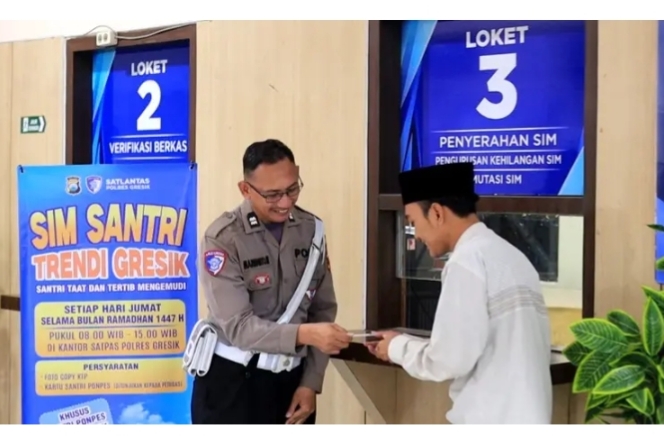 Satlantas Polres Gresik Luncurkan SIM Santri Trendi, Jemput Bola ke 209 Pesantren di Kota Wali Saat Ramadan