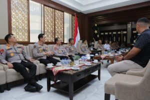 Laga Panas Berubah Adem! Polda Jatim Satukan Persebaya dan Arema di Meja Damai