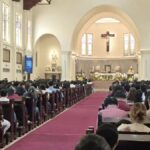 Misa Paskah 2026 di Katedral Surabaya Berlangsung Khidmat, Ribuan Umat Hadiri Perayaan