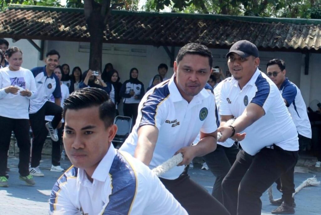 Hari Bhakti Pemasyarakatan ke-62, Pegawai Surabaya Ikuti Tarik Tambang dan Balap Karung