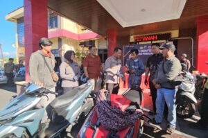 Polres Probolinggo Temukan Motor Hilang, Korban Curanmor Tersenyum Bahagia