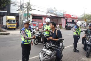 Tekan Fatalitas Laka, Ditlantas Polda Jatim Optimalkan ETLE Handheld