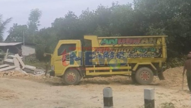 Reklamasi Diduga Ilegal Kembali Hantam Pantai Taddan, Mangrove Jadi Korban