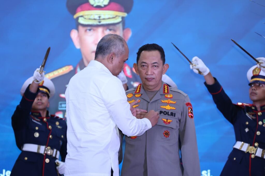 Kapolri Terima Adhi Bhakti Senapati, Perkuat Sinergi Keamanan Siber