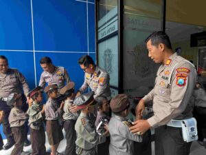 Polisi Sahabat Anak, Satlantas Polresta Sidoarjo Edukasi Tertib Lalu Lintas Sejak Dini