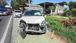 Dua Mobil Rush Adu Banteng di Jalan Raya Torjun Sampang, Dua Penumpang Luka Ringan