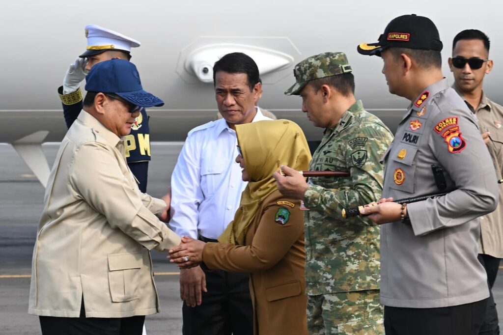 Tiba di Jatim, Presiden Prabowo Resmikan 166 SPPG Polri hingga Panen Raya Jagung