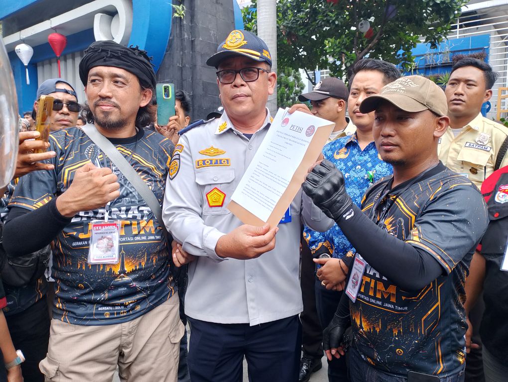 Dari Surabaya untuk Indonesia, Demo Ojol 16 Kota Desak RUU Transportasi Online