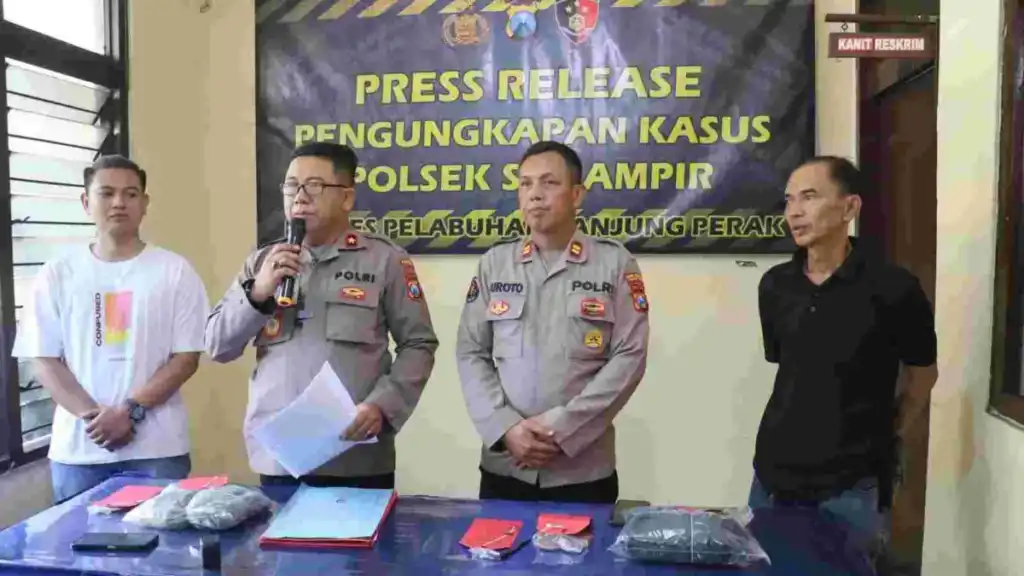 Polres Pelabuhan Tanjungperak Amankan Tersangka Pencuri Komponen Traffic Light di Surabaya