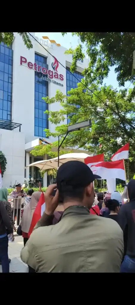 Aksi Jilid II Jaringan Mata Publik: Bongkar Gurita Kepentingan Ahmad Fauzi-Khofifah di PT. PJU