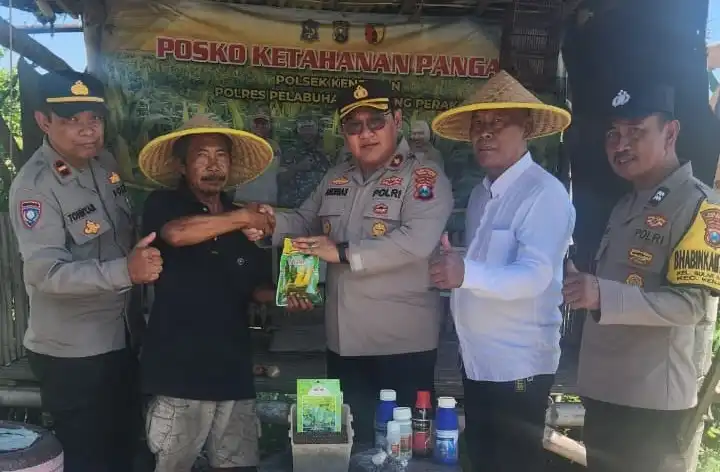 Polsek Kenjeran Salurkan Bibit dan Obat Hama untuk Dukung Ketahanan Pangan