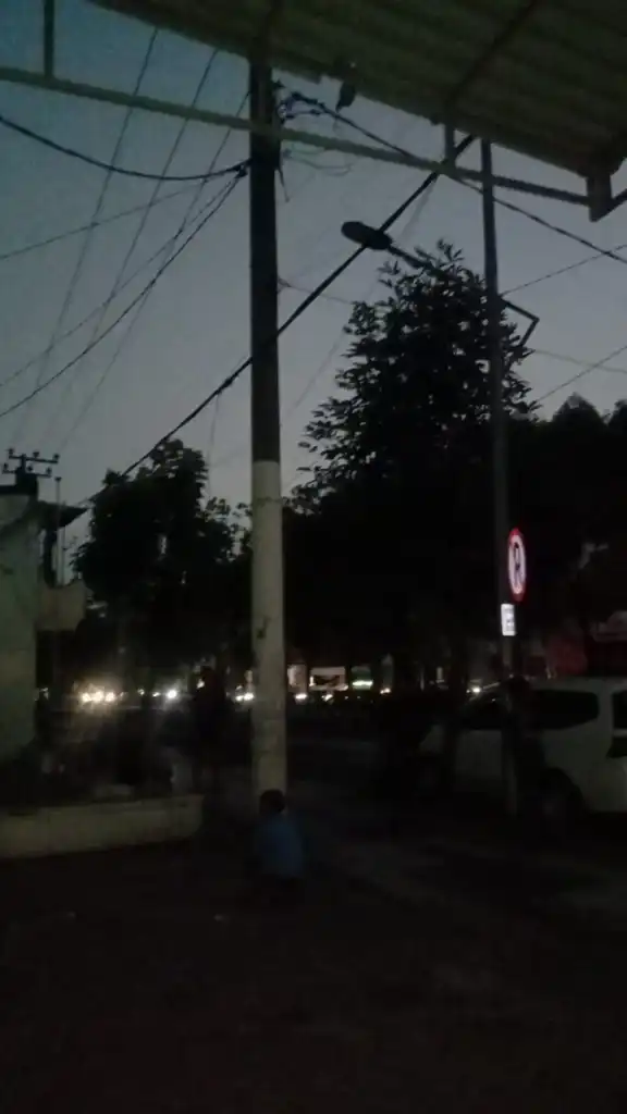 Warga Jalan Kusuma Bangsa Keluhkan Pemadaman listrik di Surabaya