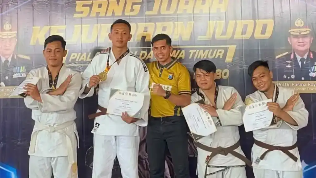 Tampil Gemilang di Kelas 81 Kg, Briptu Rizqy Juarai Judo Piala Kapolda Jatim 2026