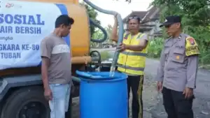 Polres Tuban Salurkan 40 Ribu Liter Air Bersih ke Tiga Desa Terdampak Kekeringan